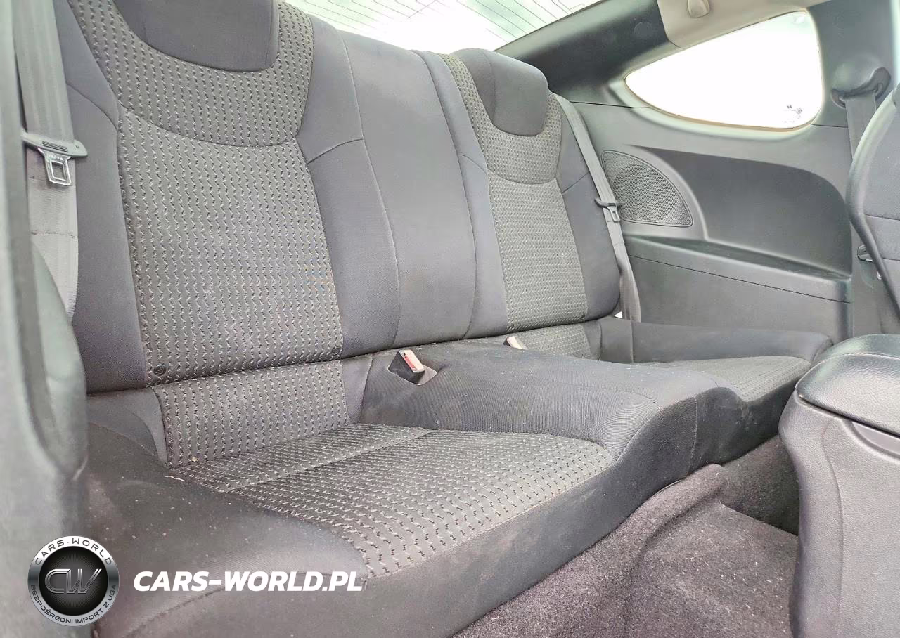 2011 Hyundai Genesis Coupe 2.0T Premium VIN:KMHHT6KD6BU043911 - 10