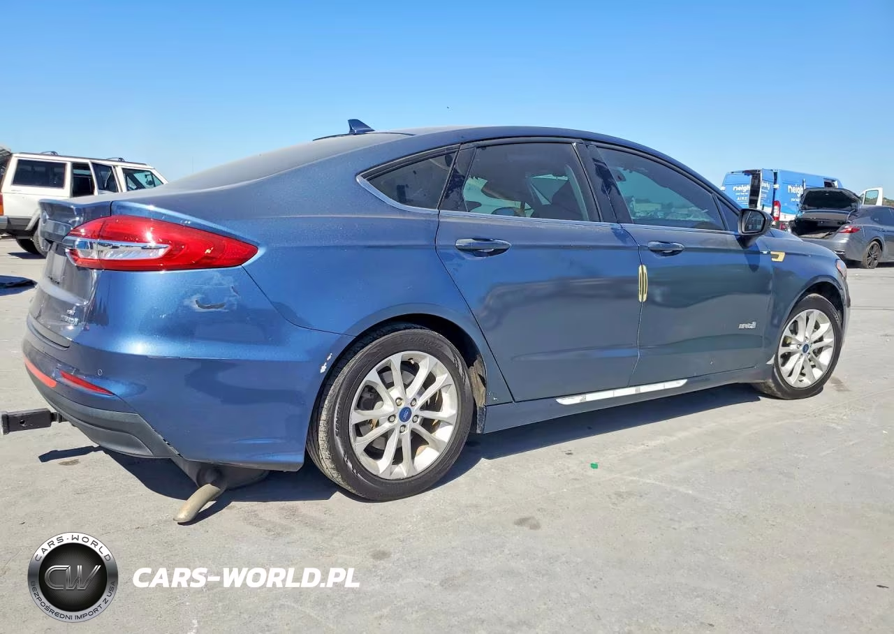 2019 Ford Fusion Se VIN:3FA6P0LU2KR152035 - 3