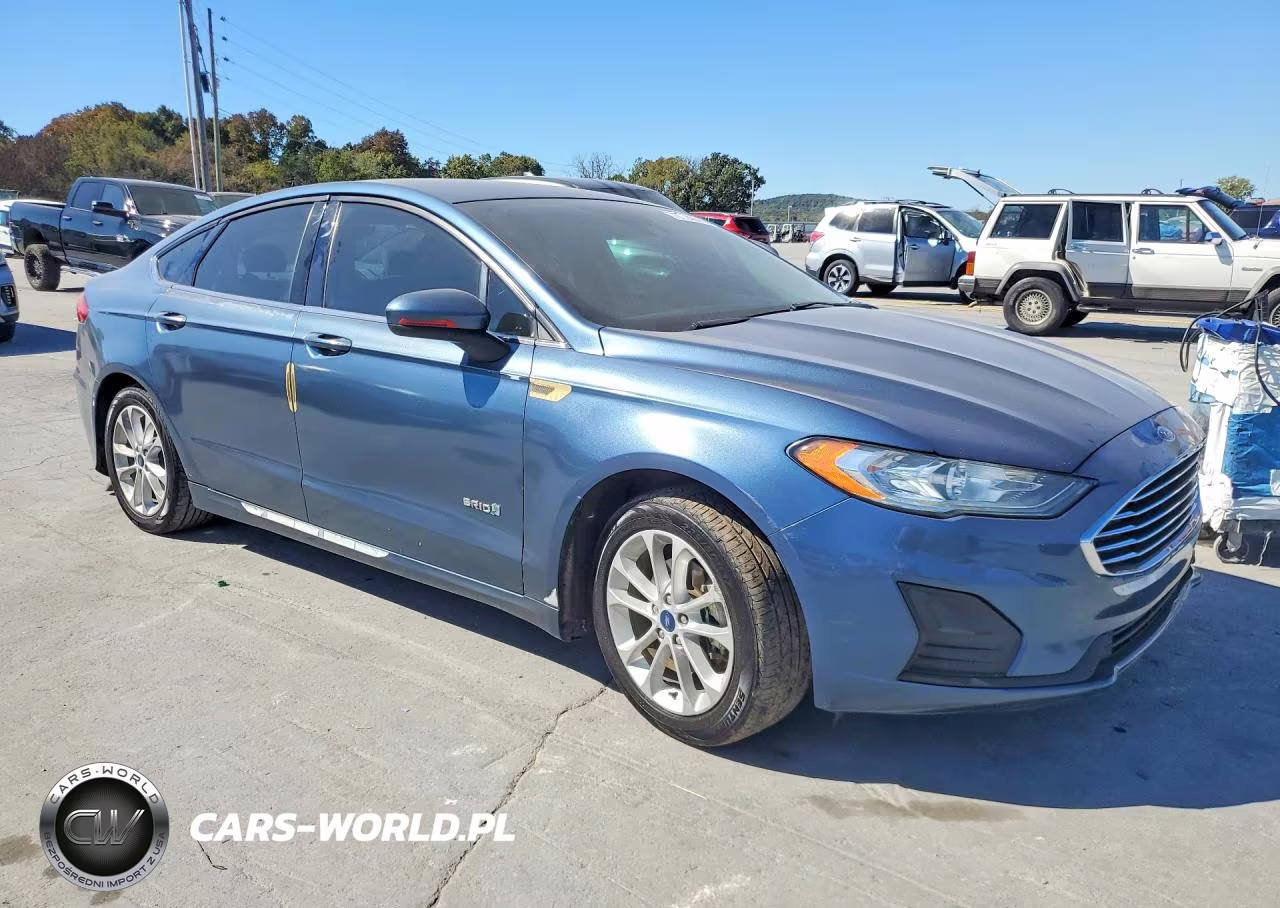 2019 Ford Fusion Se VIN:3FA6P0LU2KR152035 - 4
