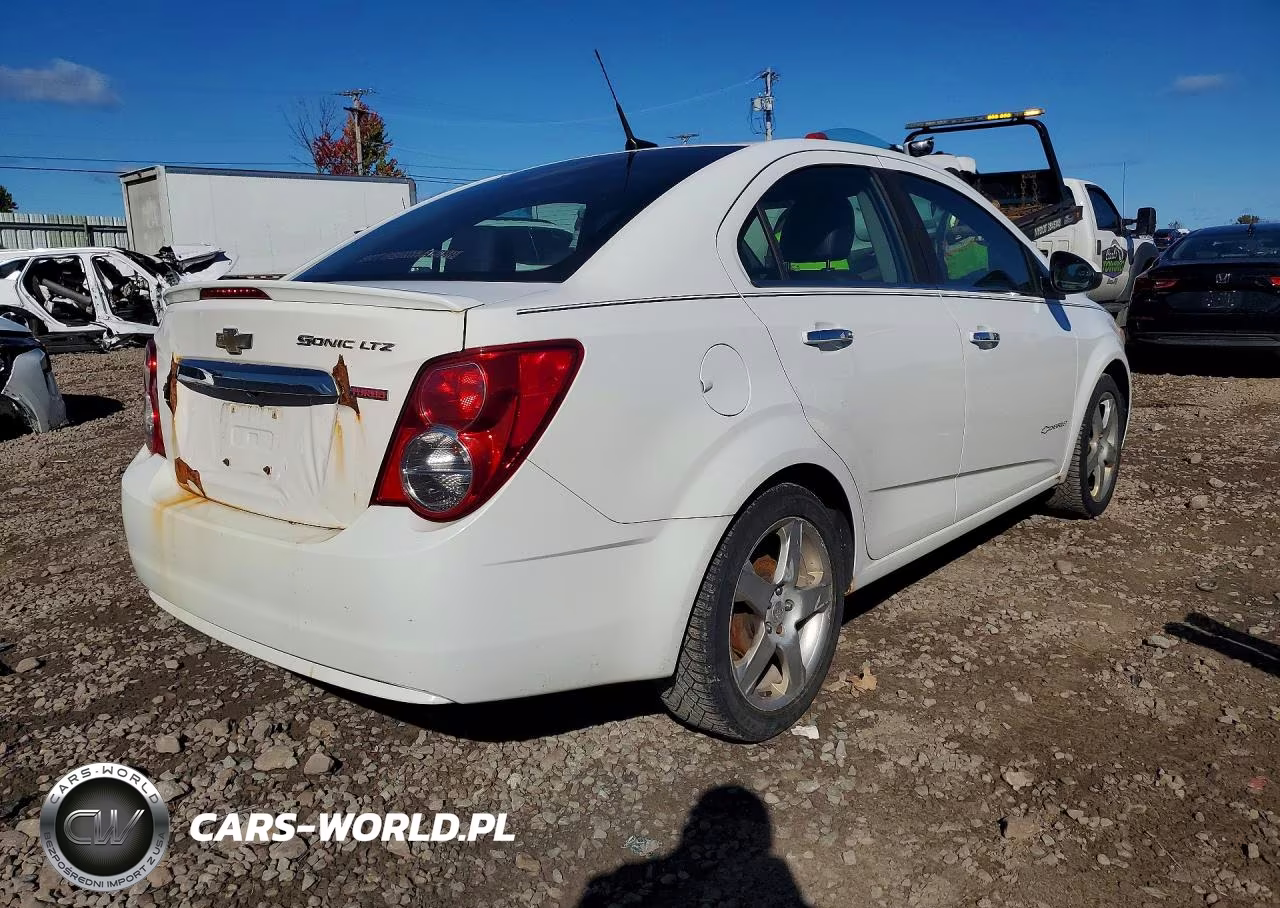 2014 Chevrolet Sonic Ltz VIN:1G1JE5SB5E4192882 - 3