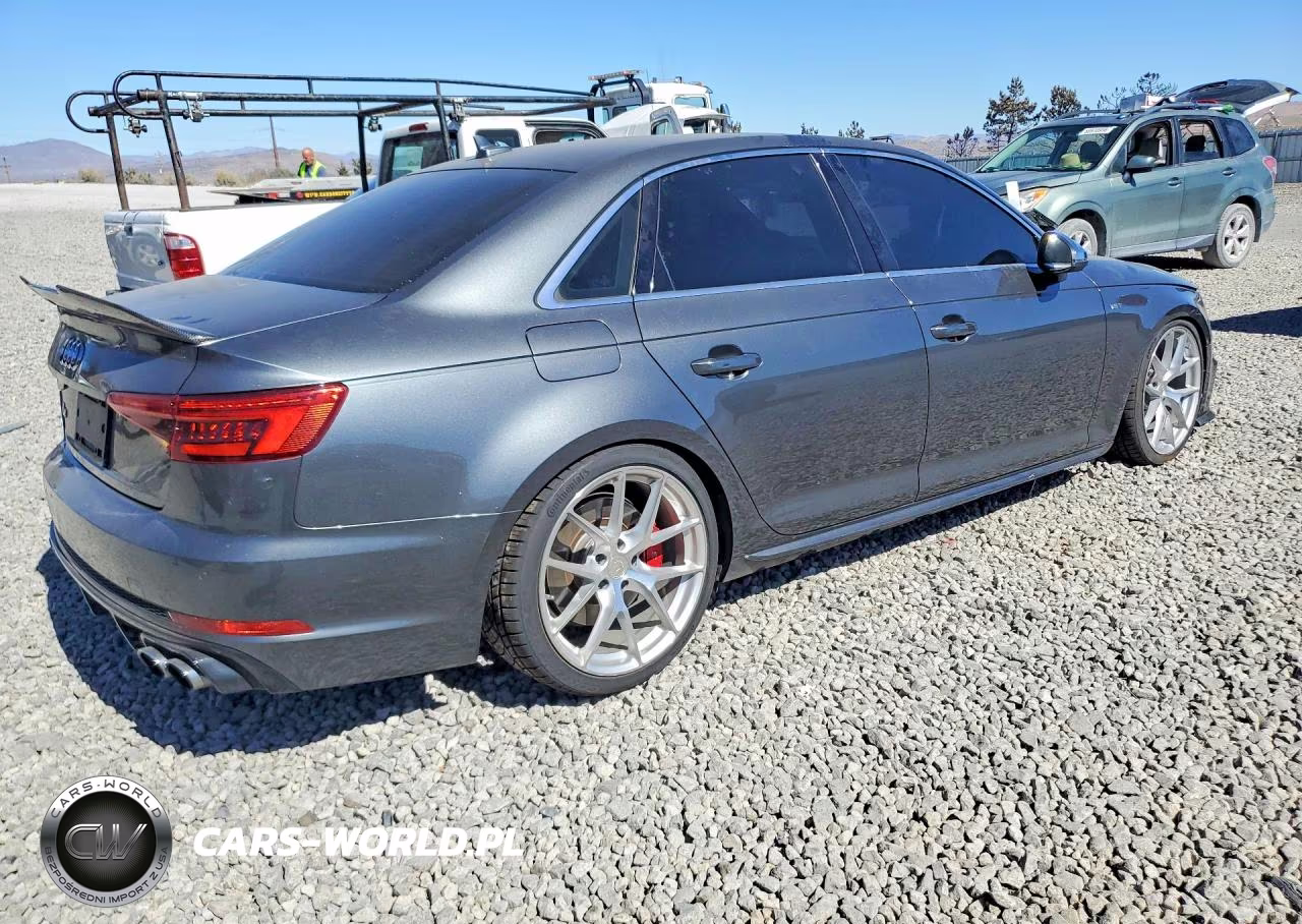 2018 Audi S4 Prestige VIN:WAUC4AF44JA003879 - 3