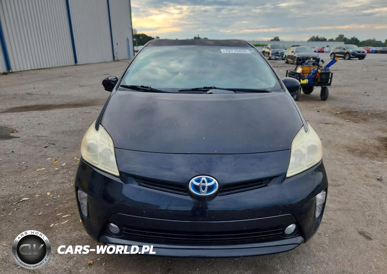 2015 Toyota Prius Two VIN:JTDKN3DU3F1975975 - 5