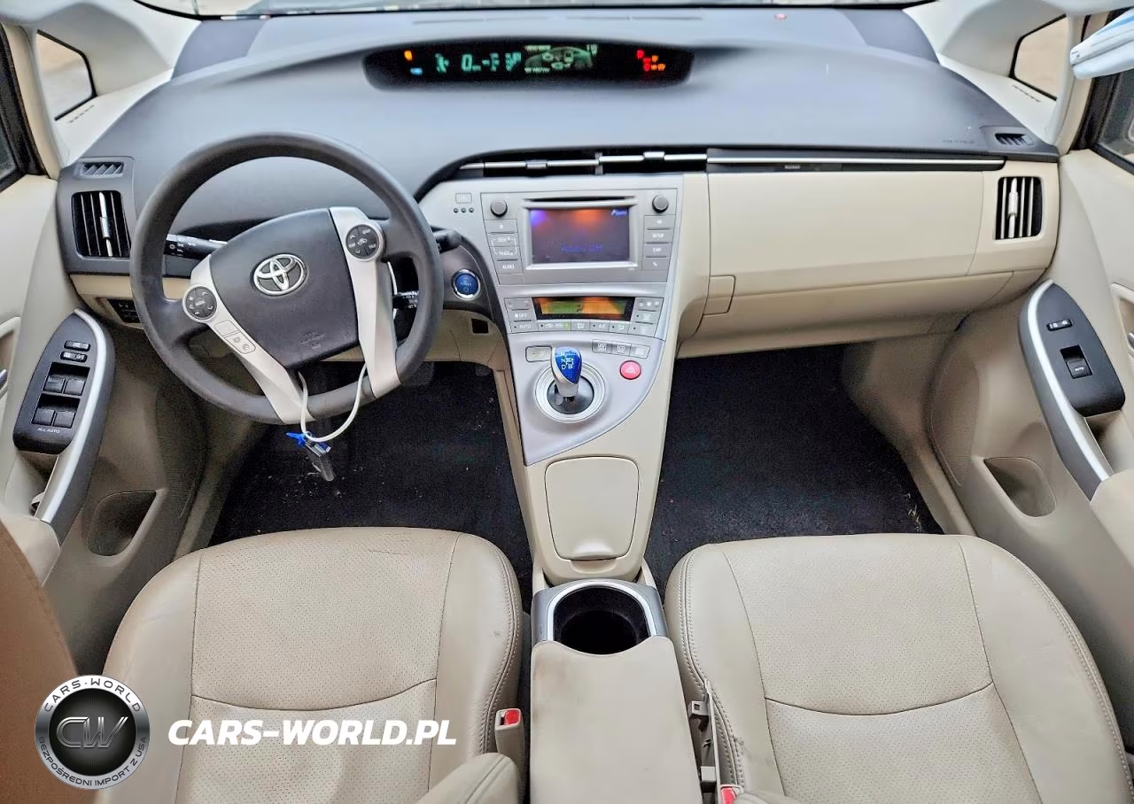 2015 Toyota Prius Two VIN:JTDKN3DU3F1975975 - 8