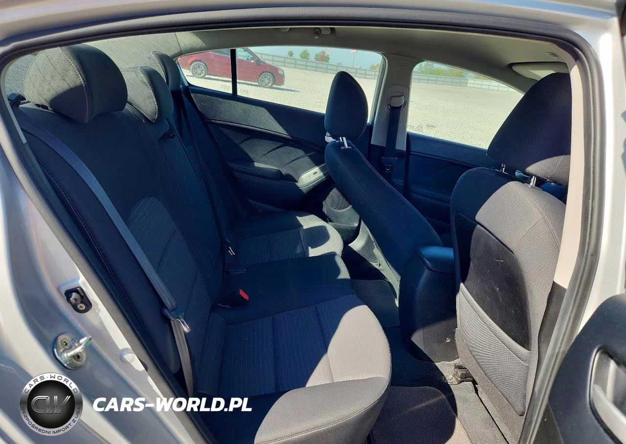 2018 Kia Forte Lx VIN:3KPFL4A71JE171899 - 10