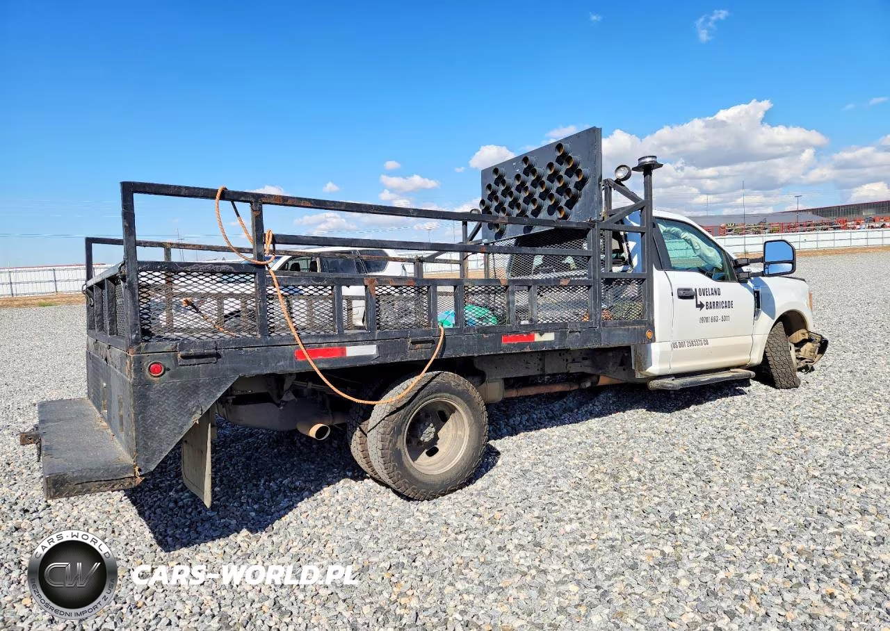 2017 Ford F350 Super Duty VIN:1FDRF3G62HEC33129 - 3