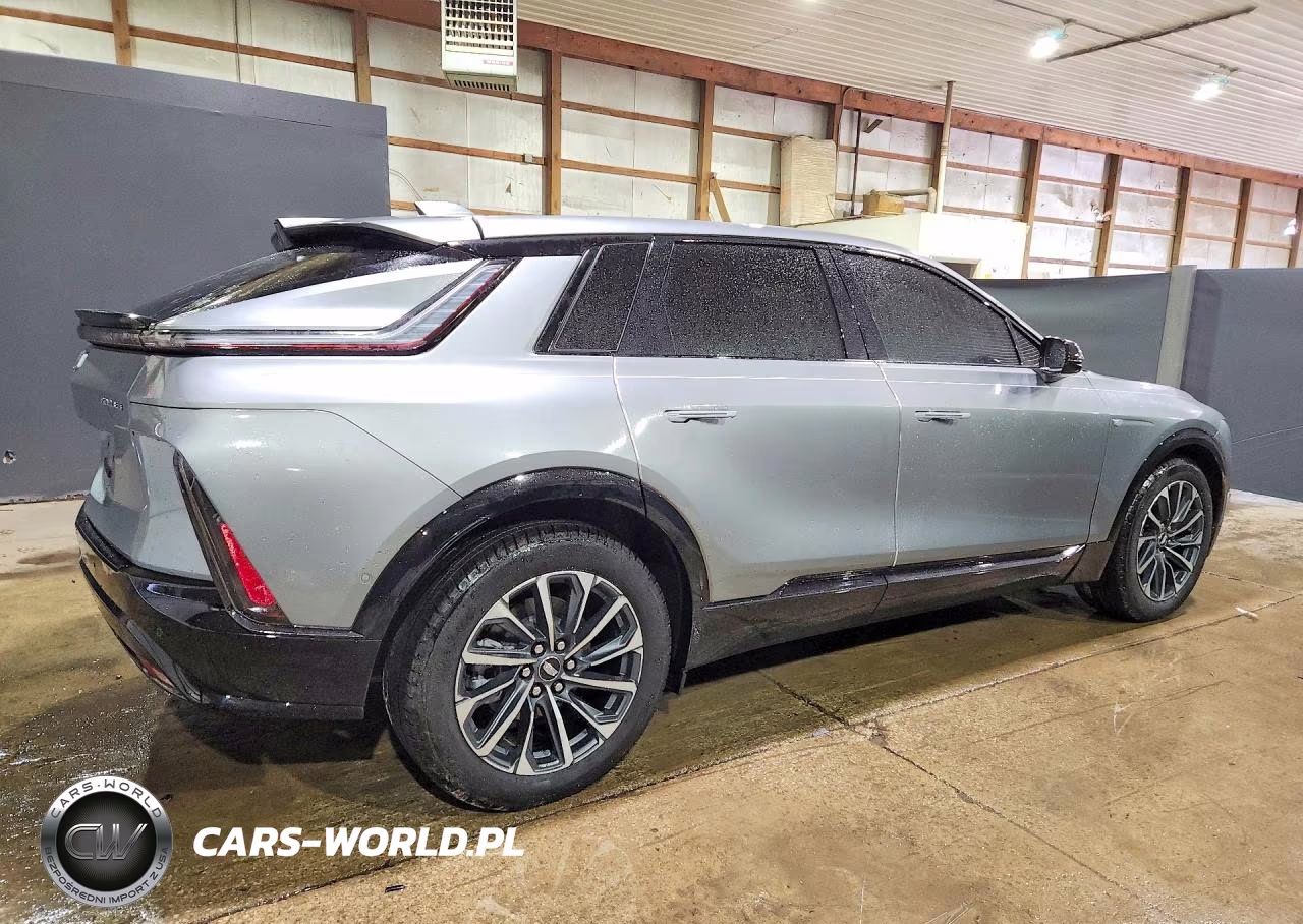 2025 Cadillac Lyriq Sport VIN:1GYKPURL2SZ315478 - 3