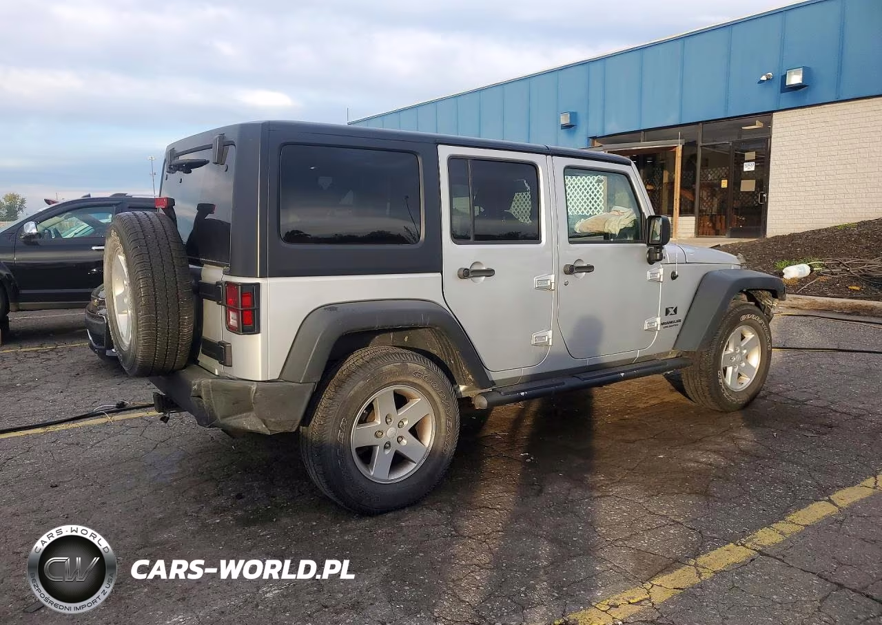 2008 Jeep Wrangler Unlimited X VIN:1J4GA39198L528827 - 3