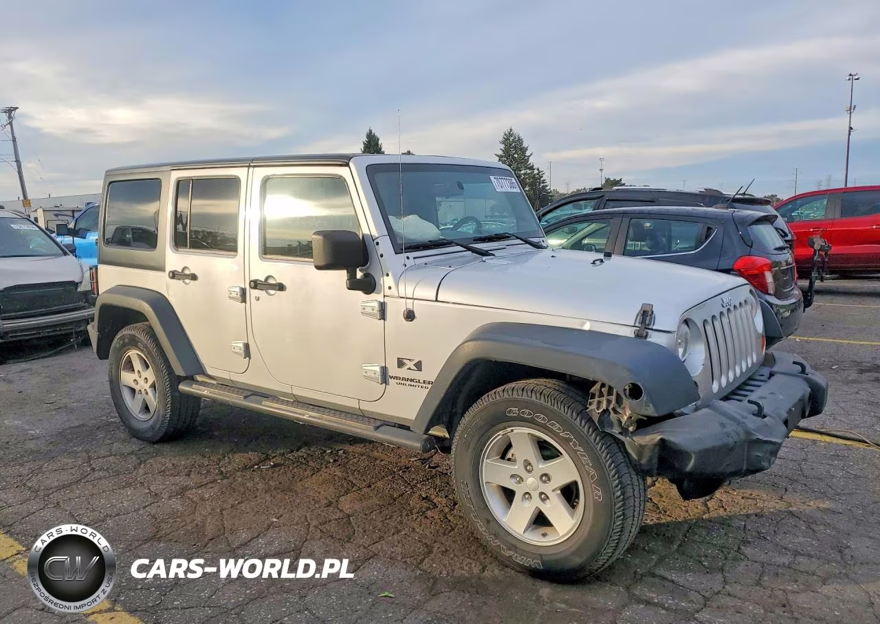 2008 Jeep Wrangler Unlimited X VIN:1J4GA39198L528827 - 4