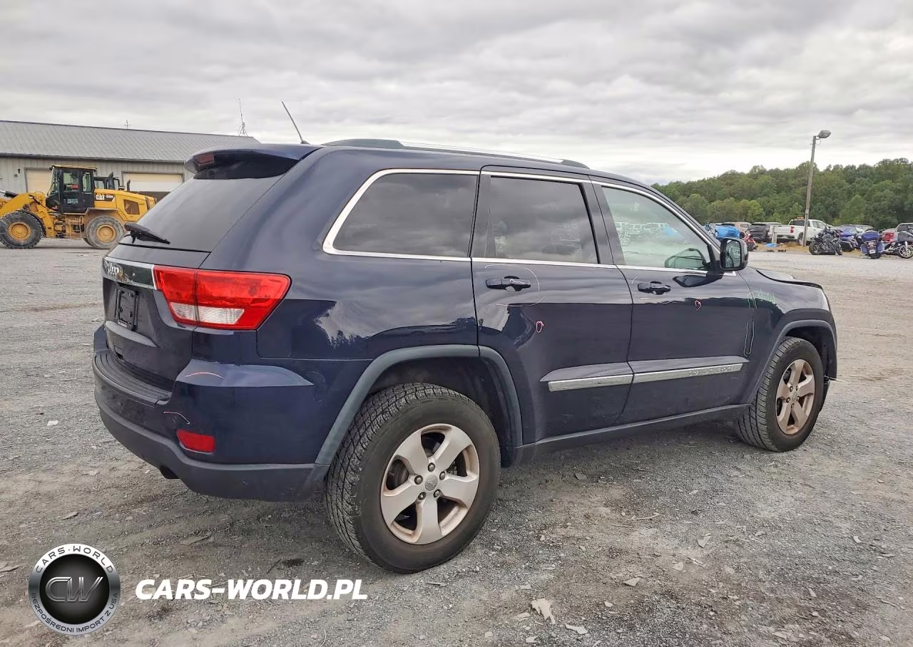 2013 Jeep Grand Cherokee Laredo VIN:1C4RJFAG2DC507604 - 3