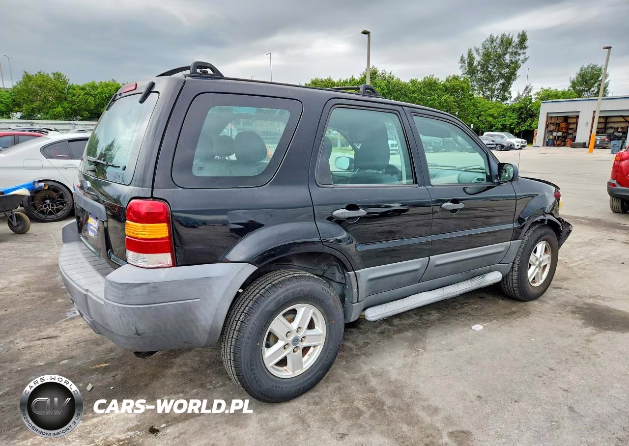 2007 Ford Escape Xls VIN:1FMYU02Z27KB18483 - 3