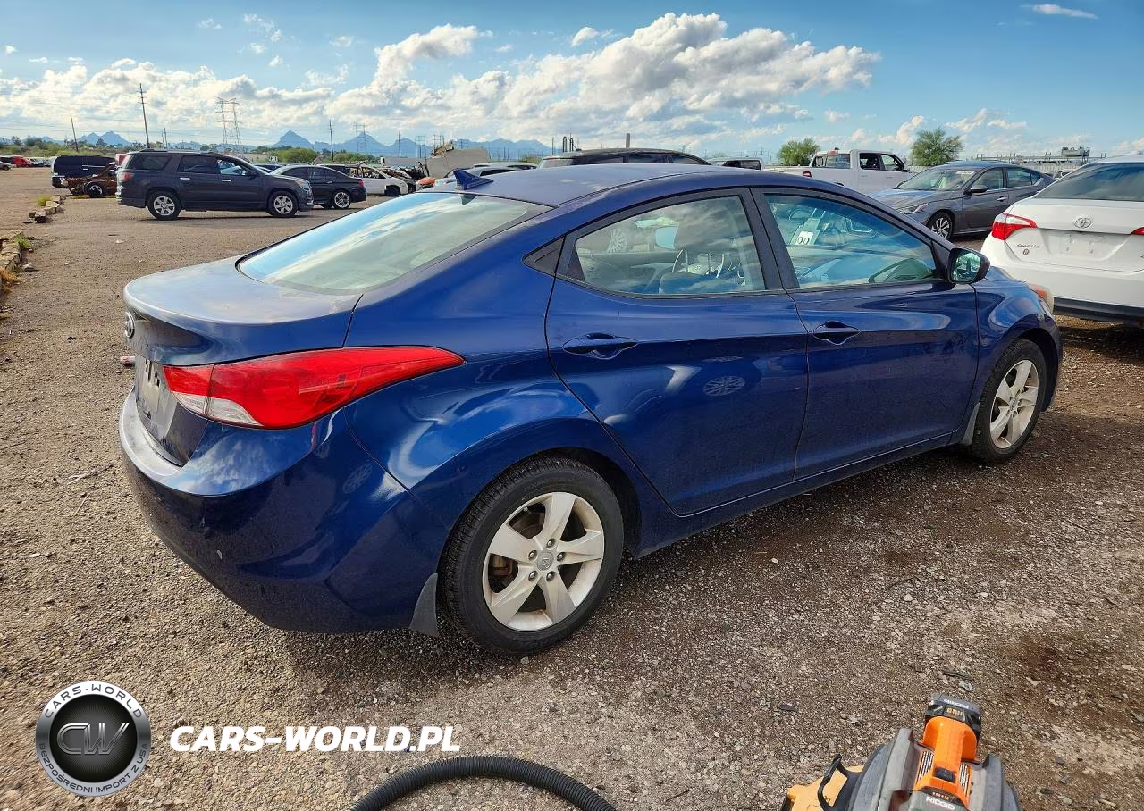 2013 Hyundai Elantra Gls VIN:KMHDH4AE5DU684002 - 3