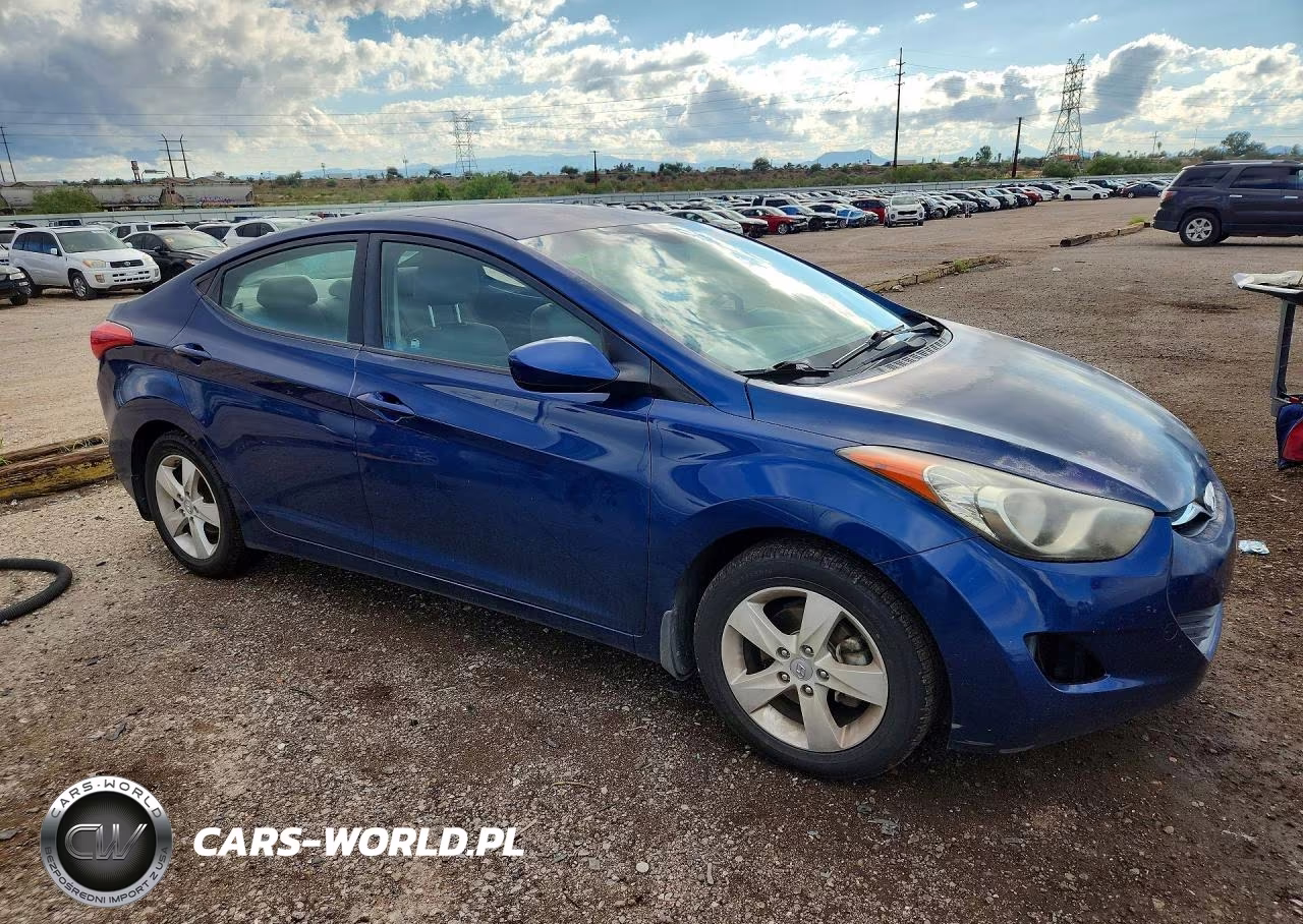 2013 Hyundai Elantra Gls VIN:KMHDH4AE5DU684002 - 4