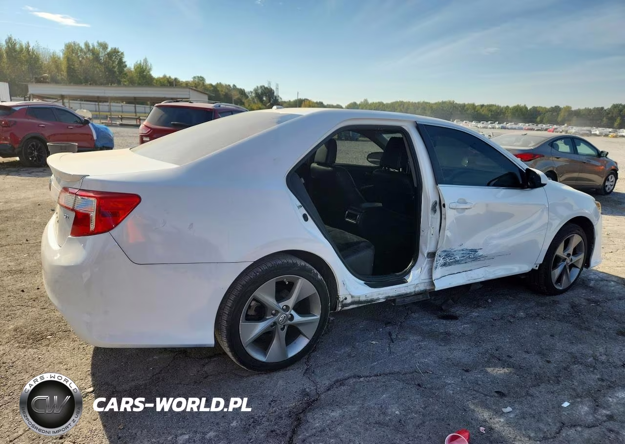 2014 Toyota Camry Se V6 VIN:4T1BK1FK3EU544392 - 3