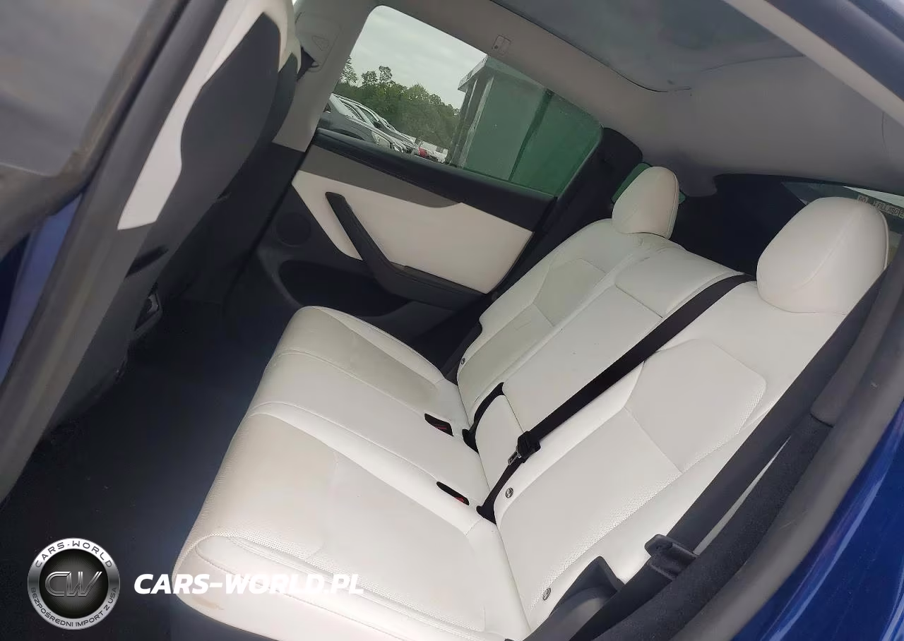 2026 Tesla Model Y VIN:7SAYGDEE1TF363670 - 10