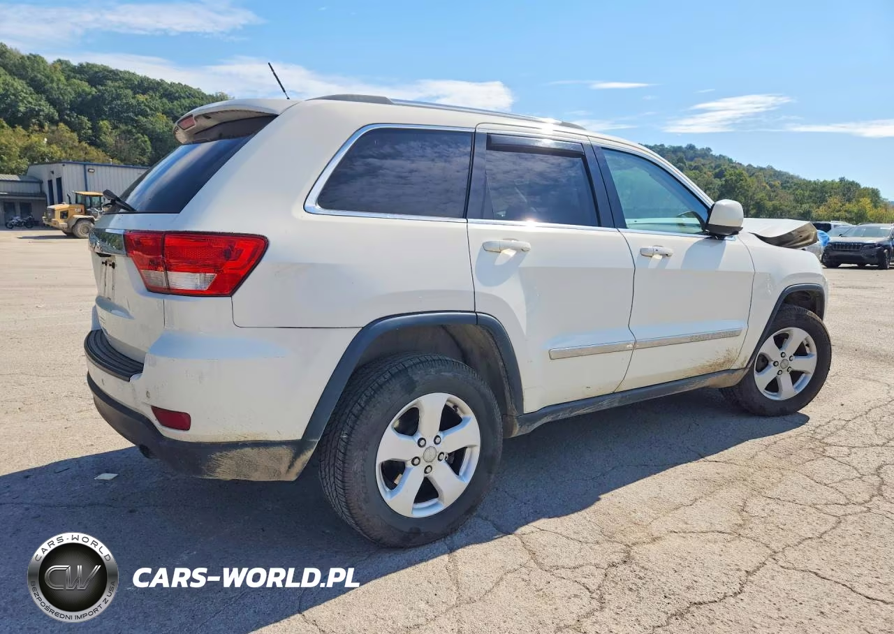 2012 Jeep Grand Cherokee Laredo VIN:1C4RJFAG1CC297916 - 3