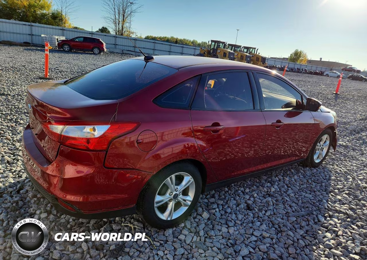 2014 Ford Focus Se VIN:1FADP3F26EL207379 - 3