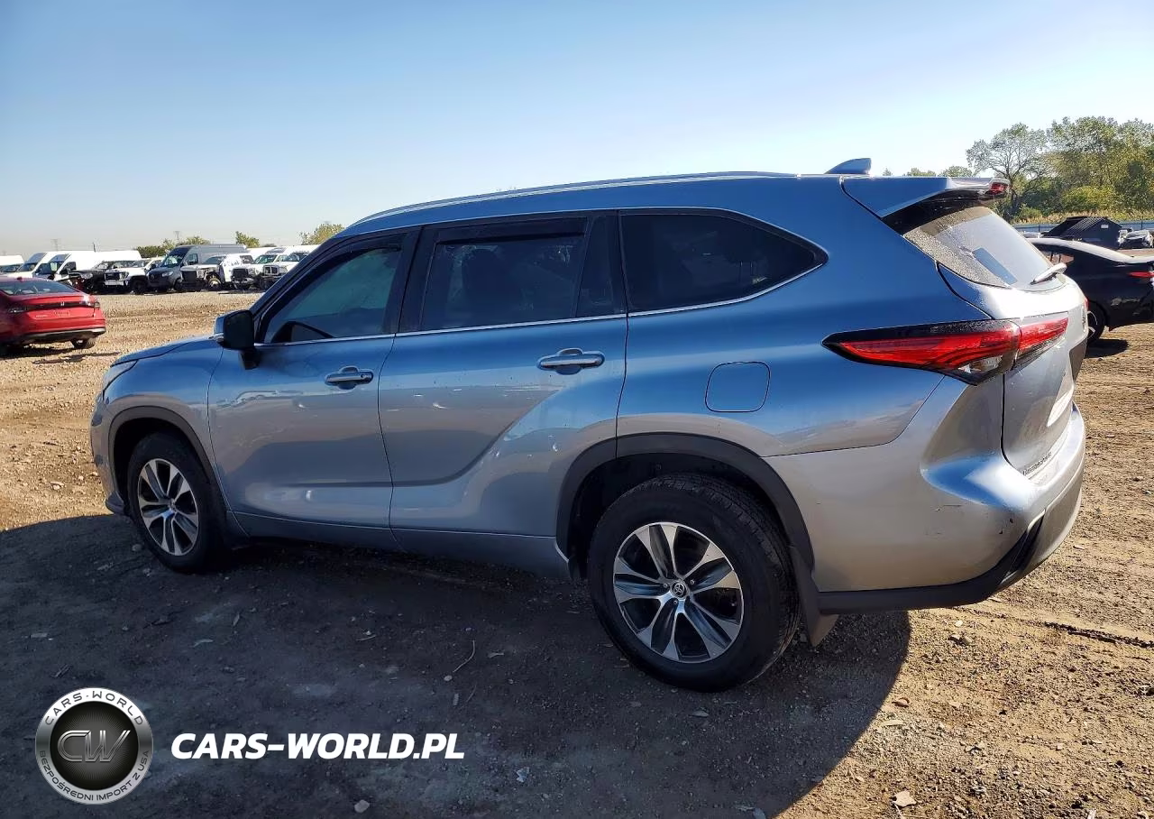 2021 Toyota Highlander Xle VIN:5TDHZRBH9MS140969 - 2