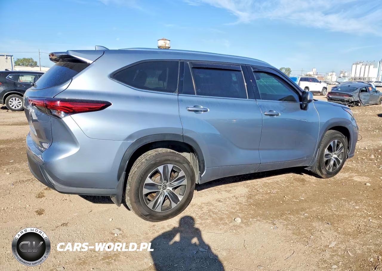 2021 Toyota Highlander Xle VIN:5TDHZRBH9MS140969 - 3