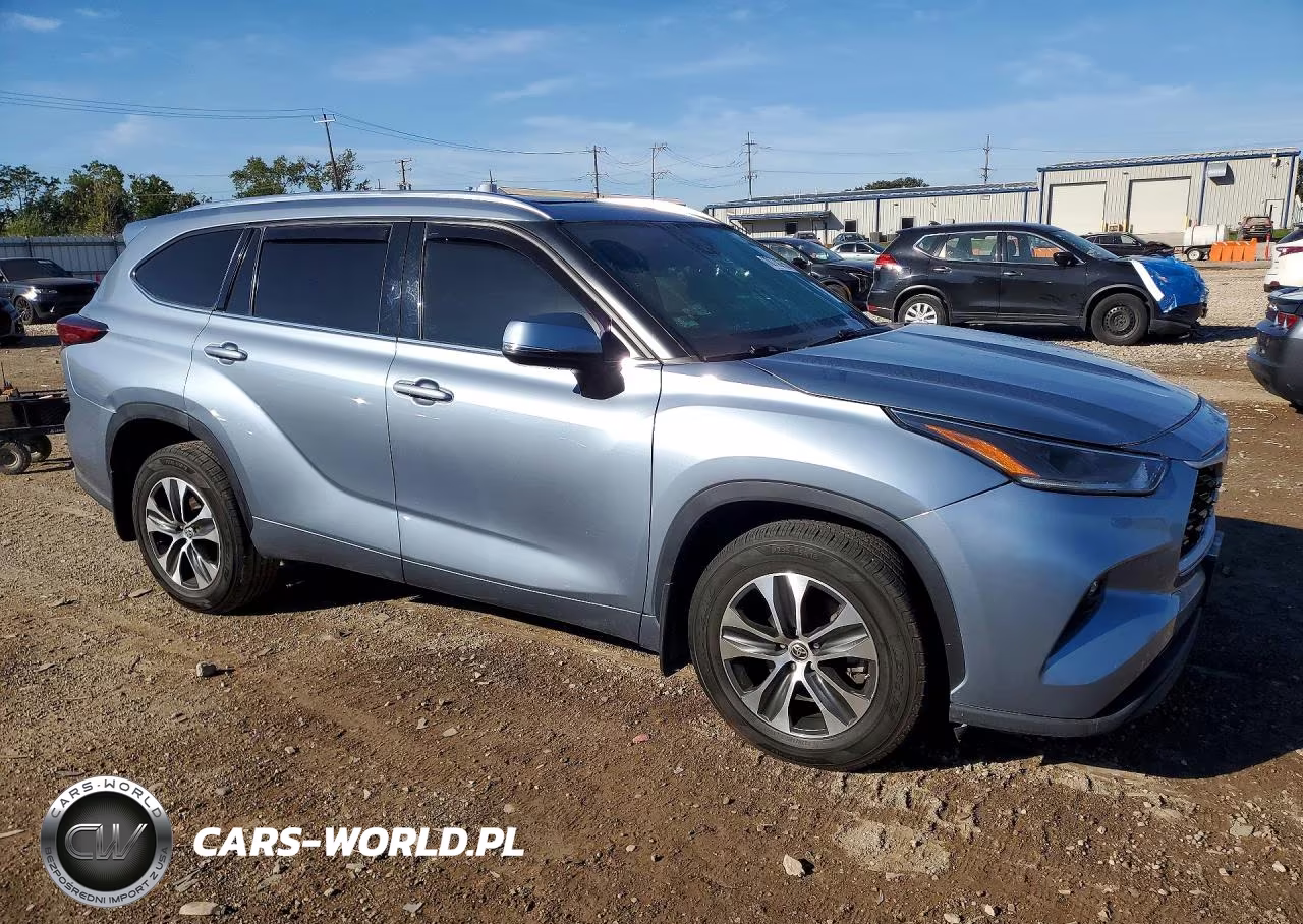 2021 Toyota Highlander Xle VIN:5TDHZRBH9MS140969 - 4