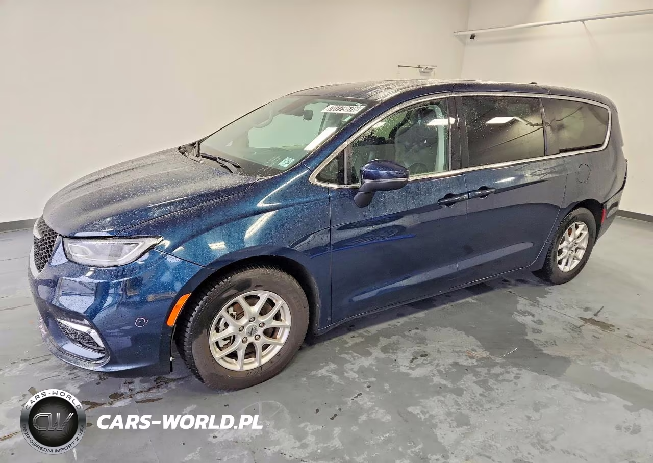 2023 Chrysler Pacifica Touring L VIN:2C4RC1BG7PR590910 - 1