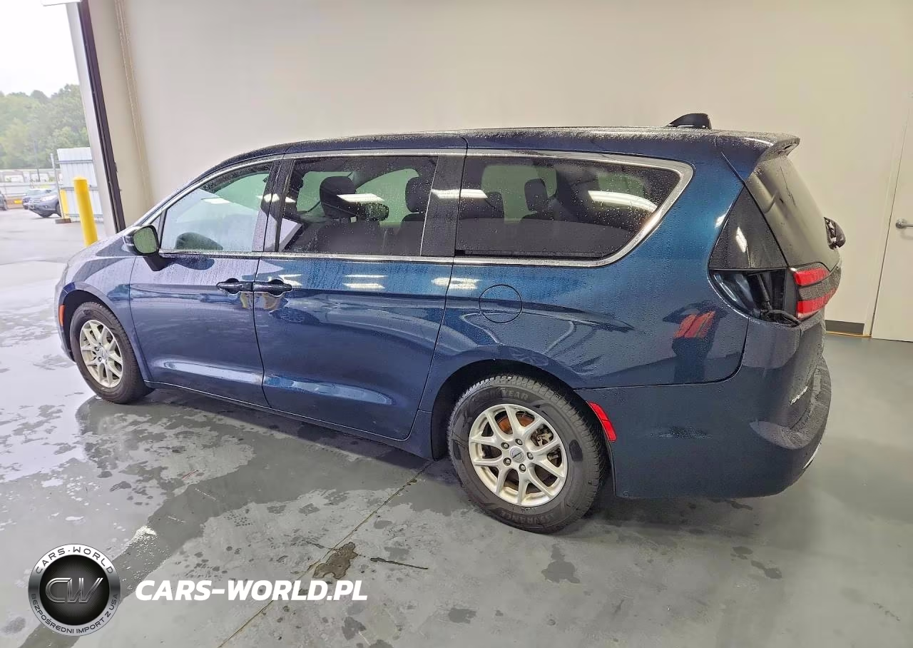 2023 Chrysler Pacifica Touring L VIN:2C4RC1BG7PR590910 - 2