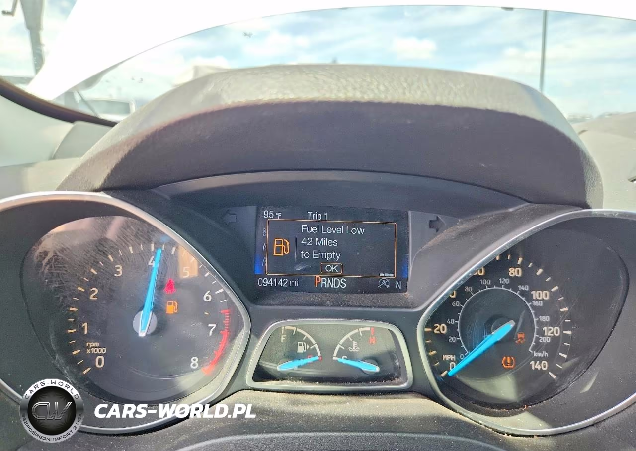 2017 Ford Escape Titanium VIN:1FMCU0J93HUB35570 - 9