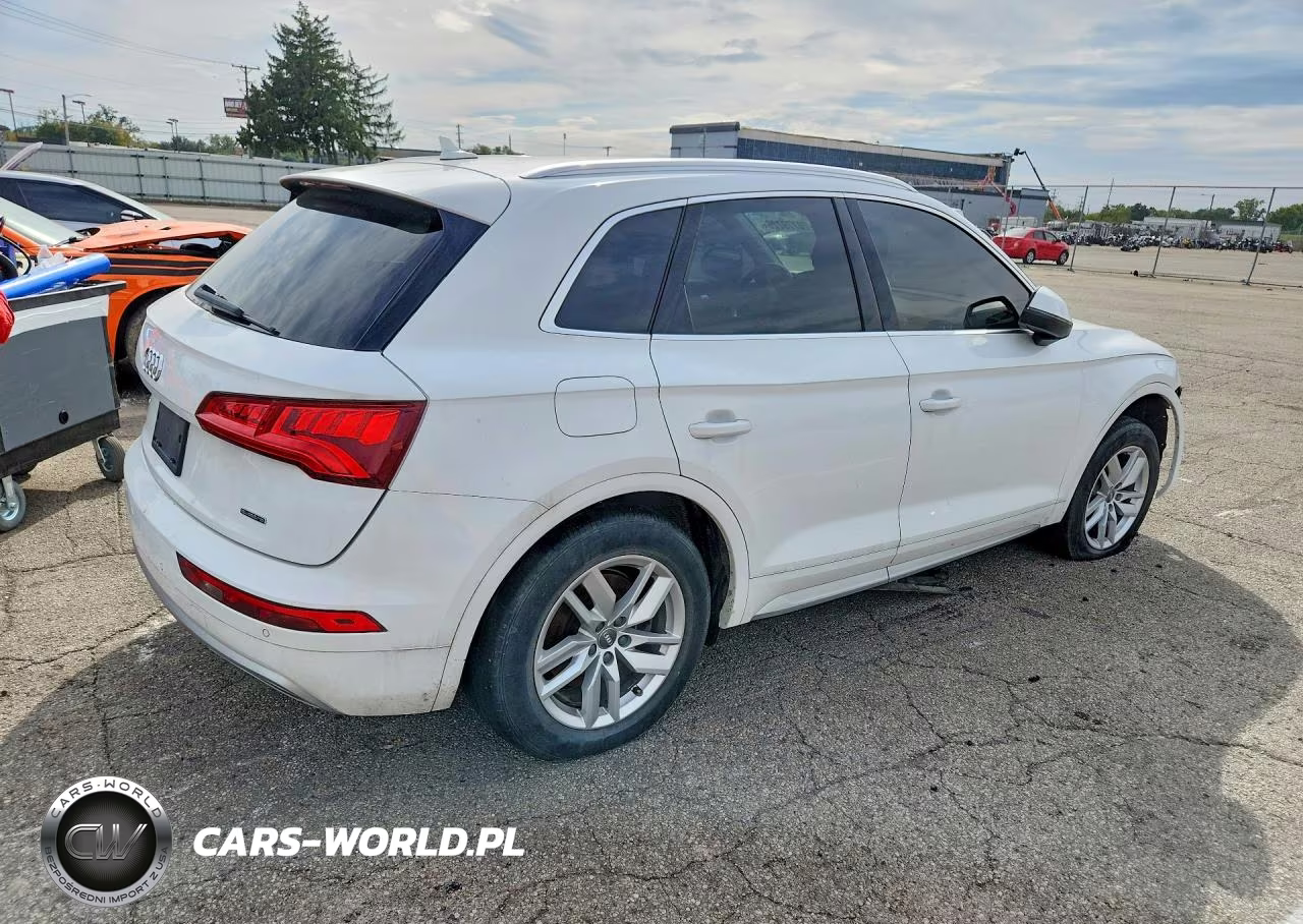 2020 Audi Q5 Premium VIN:WA1ANAFY5L2055880 - 3