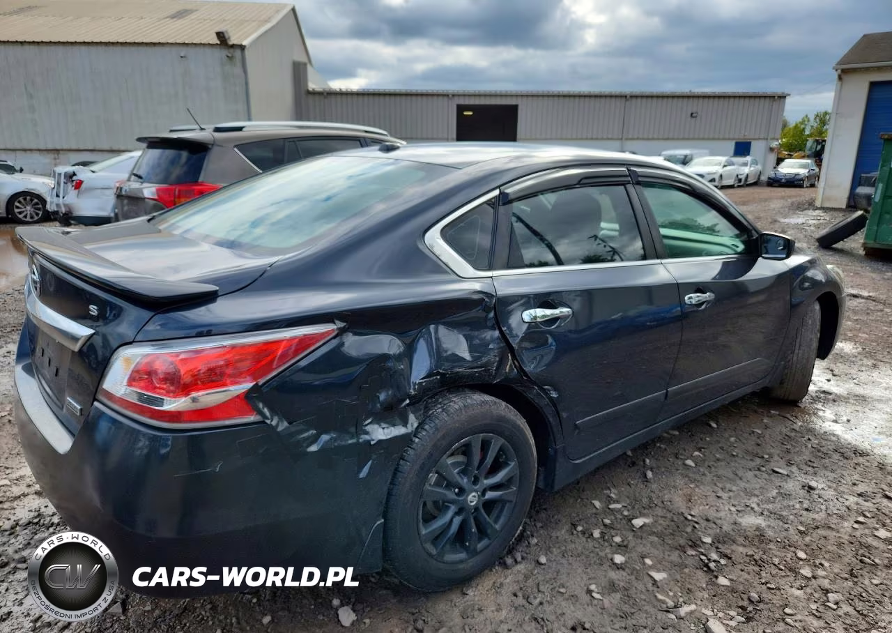 2015 Nissan Altima 2.5 S VIN:1N4AL3AP6FC581879 - 3