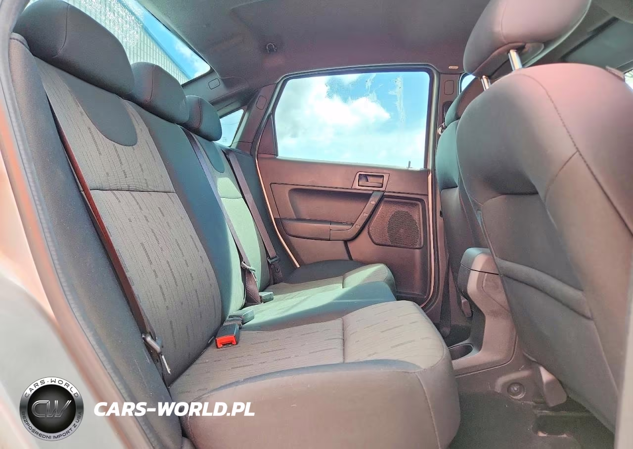 2009 Ford Focus Se VIN:1FAHP35NX9W258613 - 10
