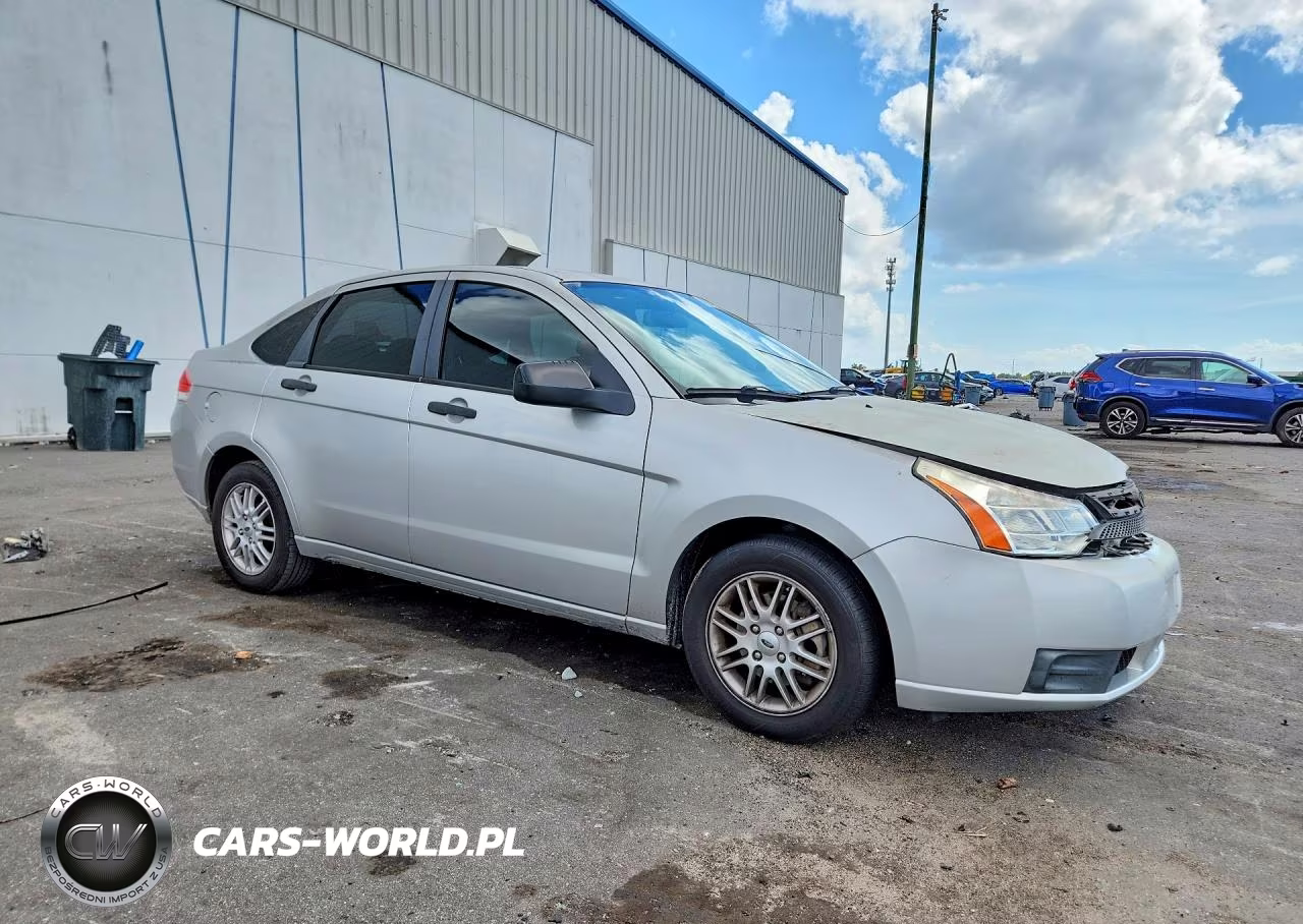 2009 Ford Focus Se VIN:1FAHP35NX9W258613 - 4