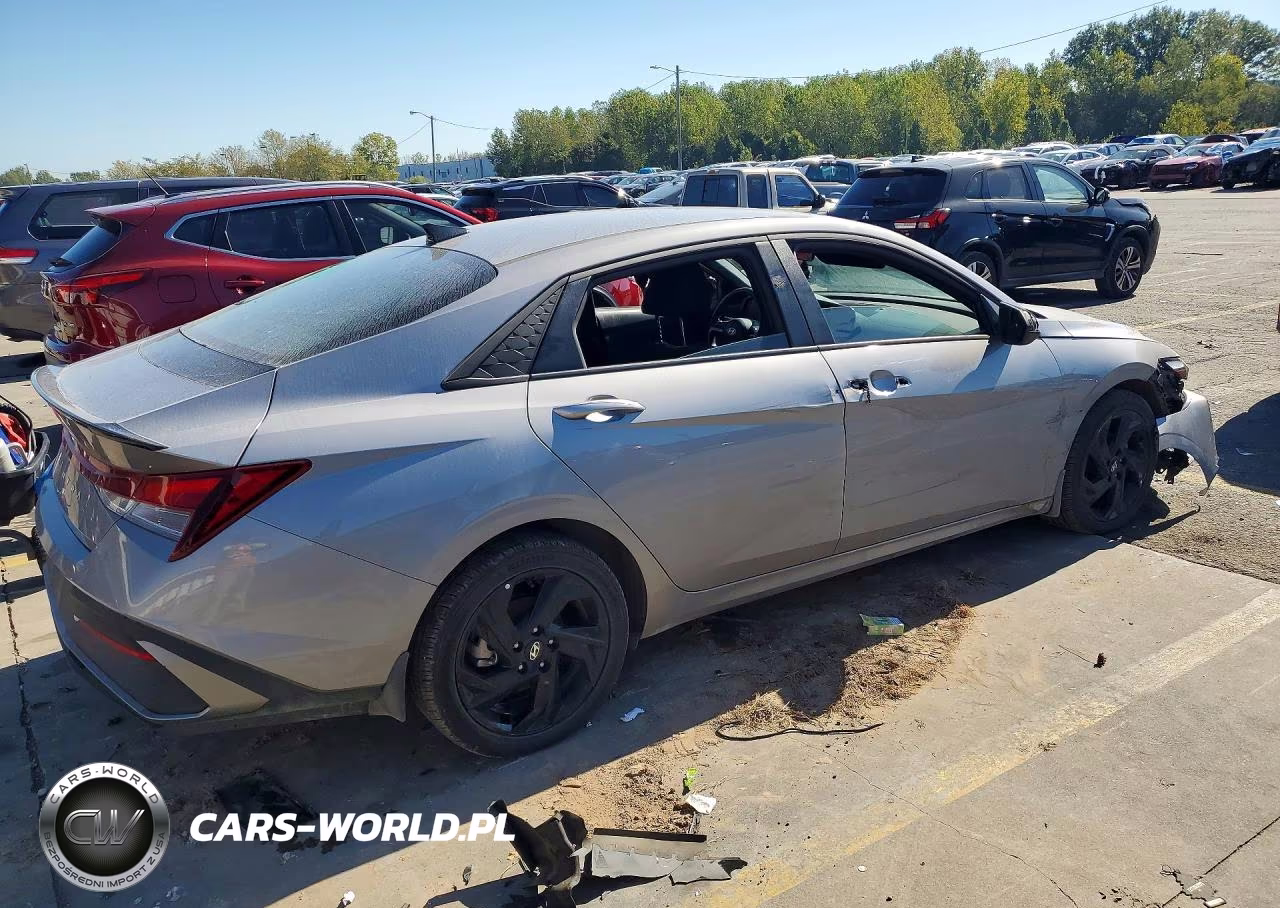 2026 Hyundai Elantra Sel Sport VIN:KMHLM4DG0TU119448 - 3