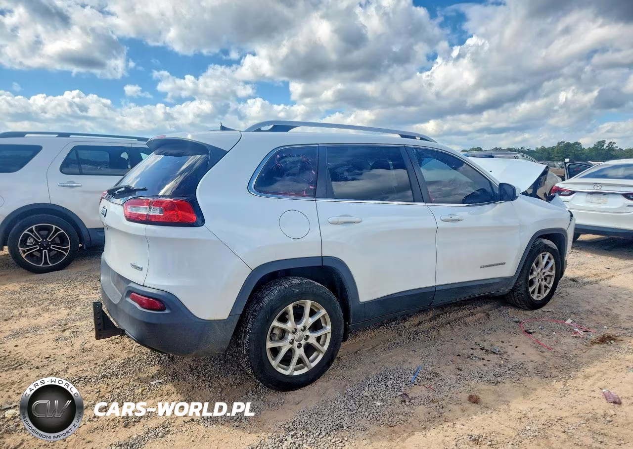2016 Jeep Cherokee Latitude VIN:1C4PJLCB9GW207987 - 3
