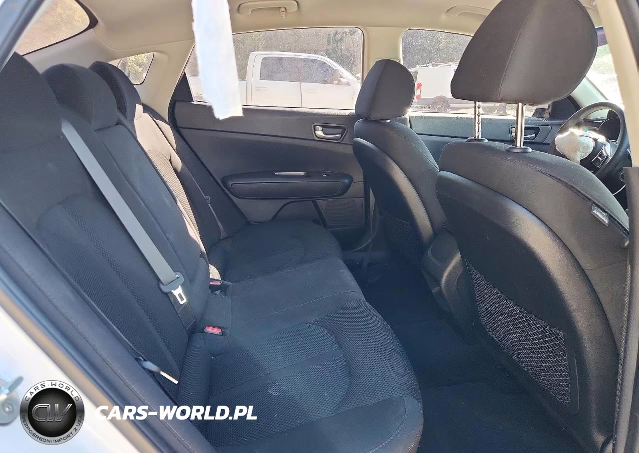 2019 Kia Optima Lx VIN:5XXGT4L38KG351596 - 10