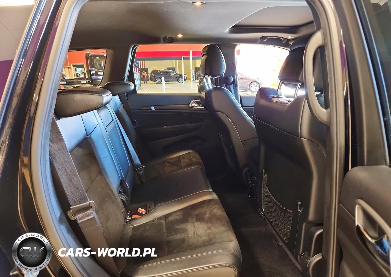 2018 Jeep Grand Cherokee Laredo VIN:1C4RJFAG0JC217860 - 11
