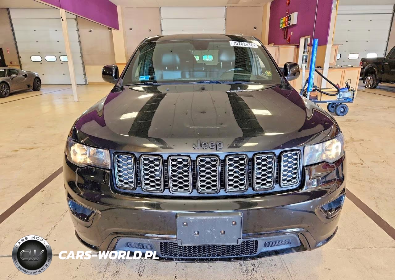 2018 Jeep Grand Cherokee Laredo VIN:1C4RJFAG0JC217860 - 5