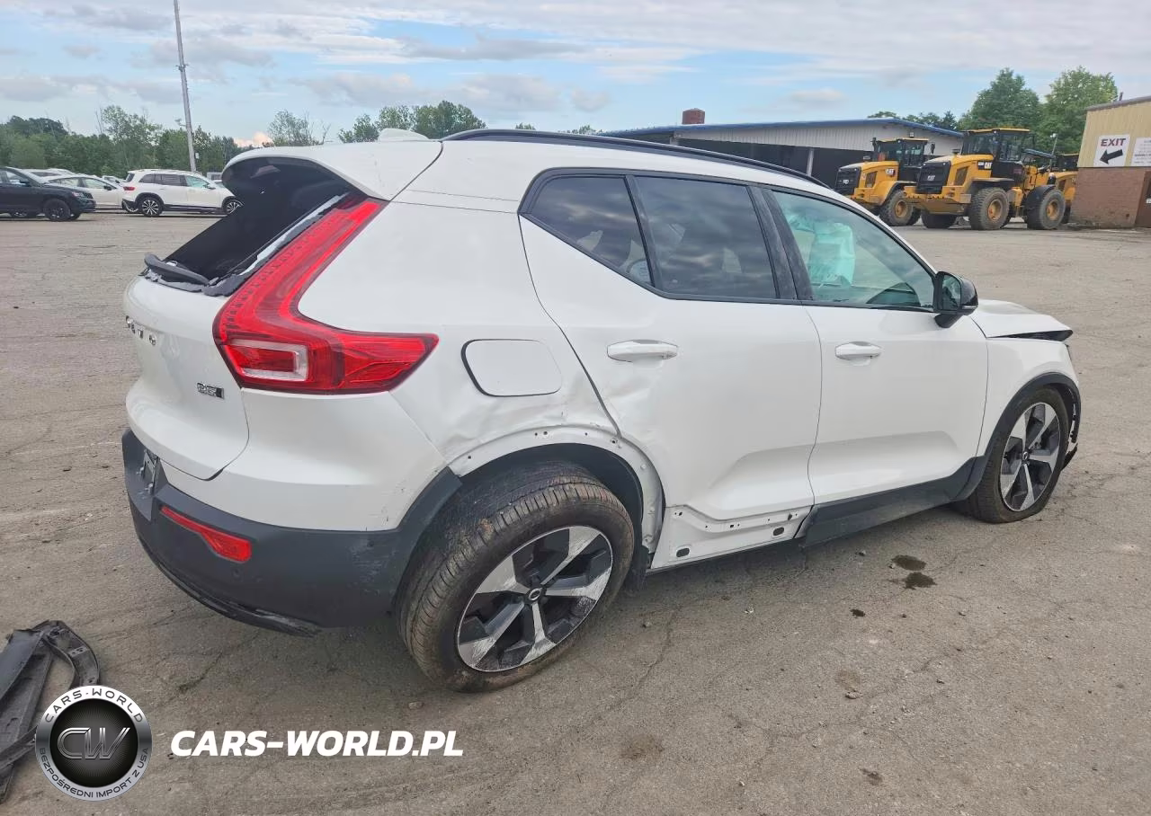 2026 Volvo Xc40 Plus VIN:YV4L12UCXT2671384 - 3