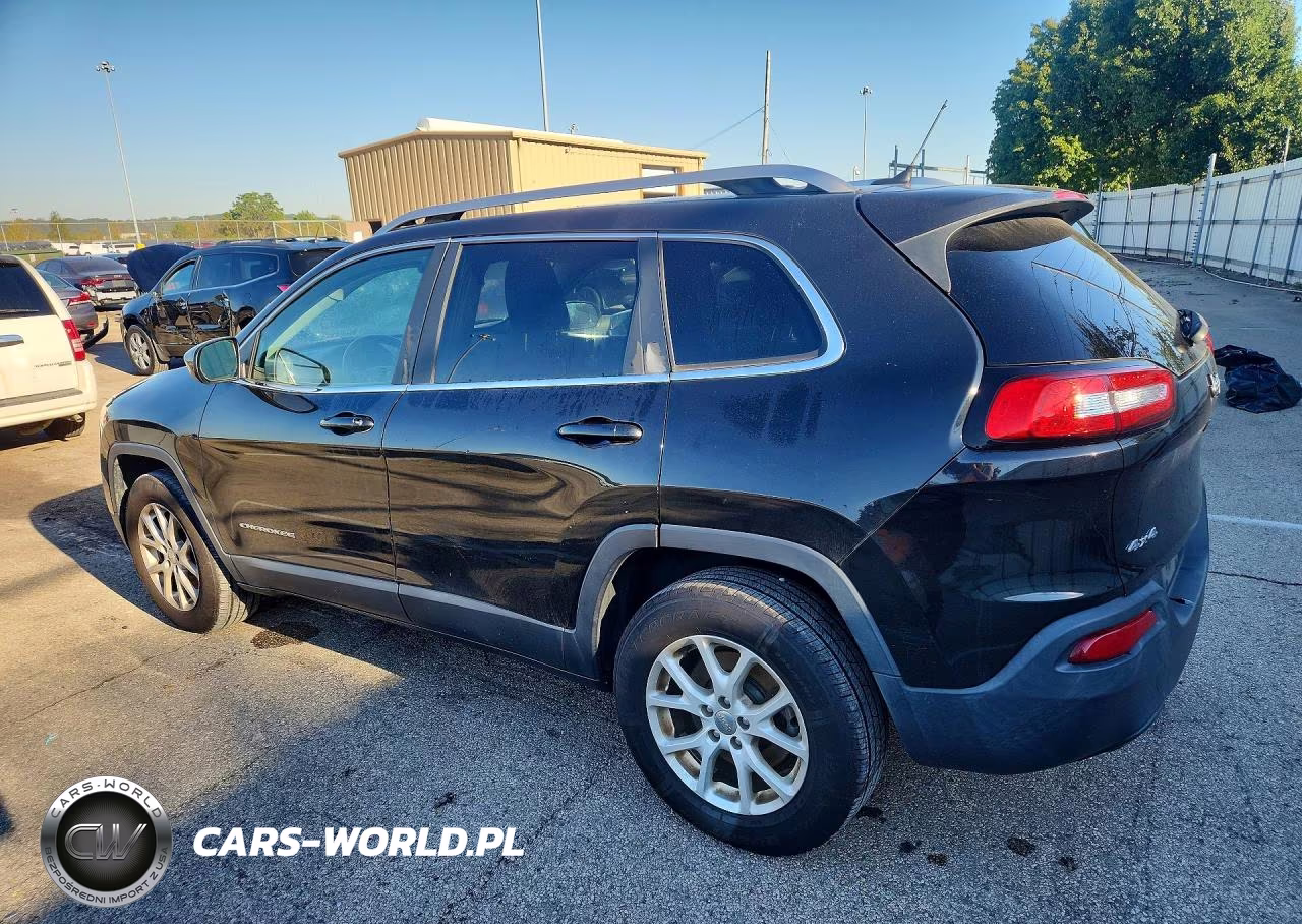 2015 Jeep Cherokee Latitude VIN:1C4PJMCB9FW672614 - 2