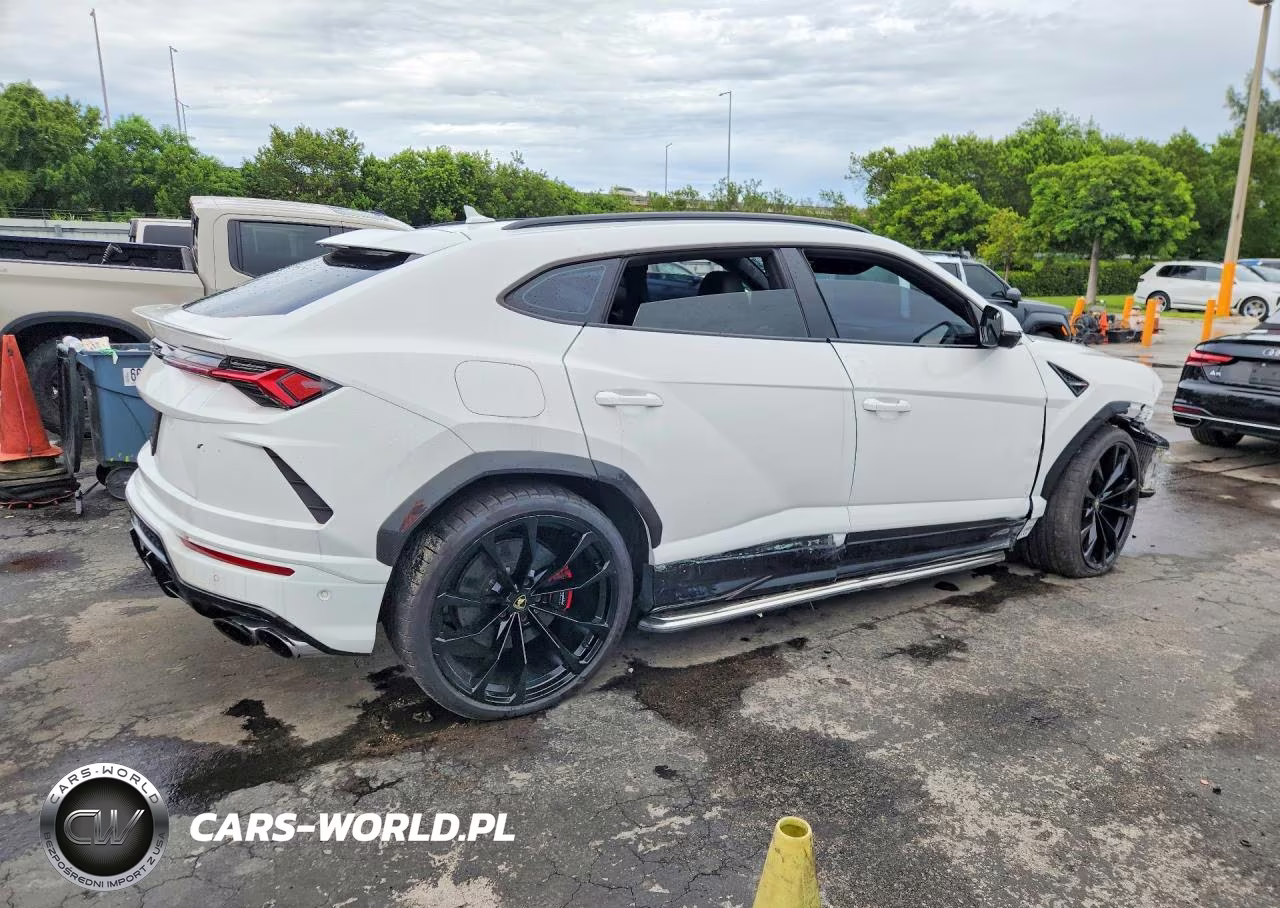 2019 Lamborghini Urus VIN:ZPBUA1ZL7KLA04560 - 3