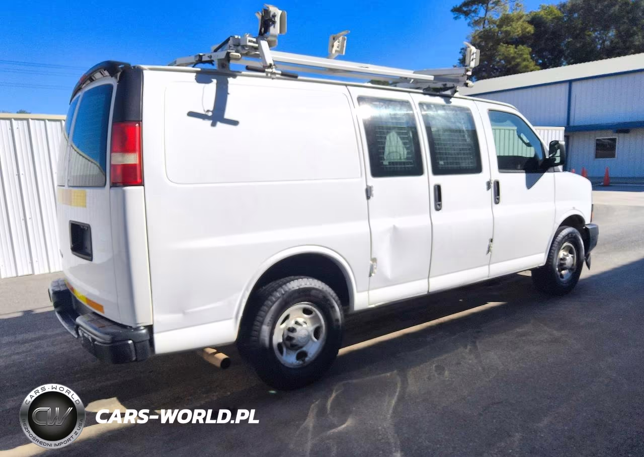 2018 Chevrolet Express G2500 VIN:1GCWGAFP4J1189375 - 3