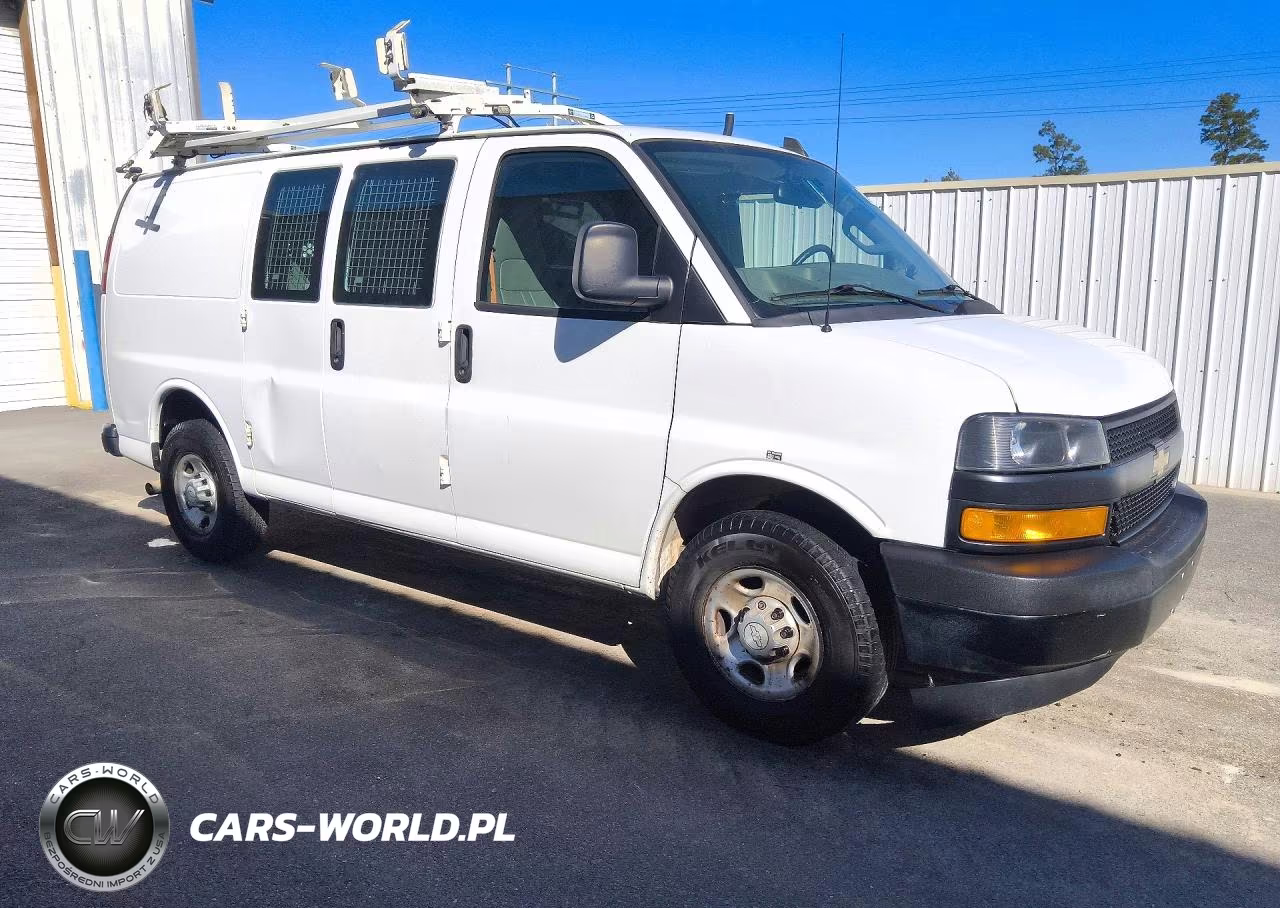 2018 Chevrolet Express G2500 VIN:1GCWGAFP4J1189375 - 4
