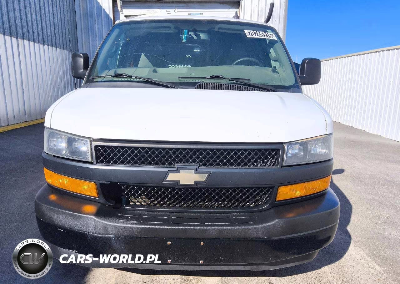 2018 Chevrolet Express G2500 VIN:1GCWGAFP4J1189375 - 5