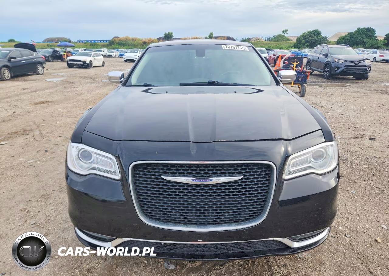 2019 Chrysler 300 Limited VIN:2C3CCAKG9KH690032 - 5