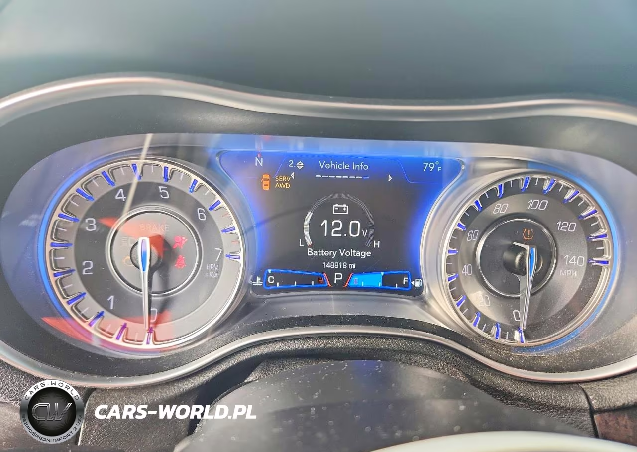 2019 Chrysler 300 Limited VIN:2C3CCAKG9KH690032 - 9