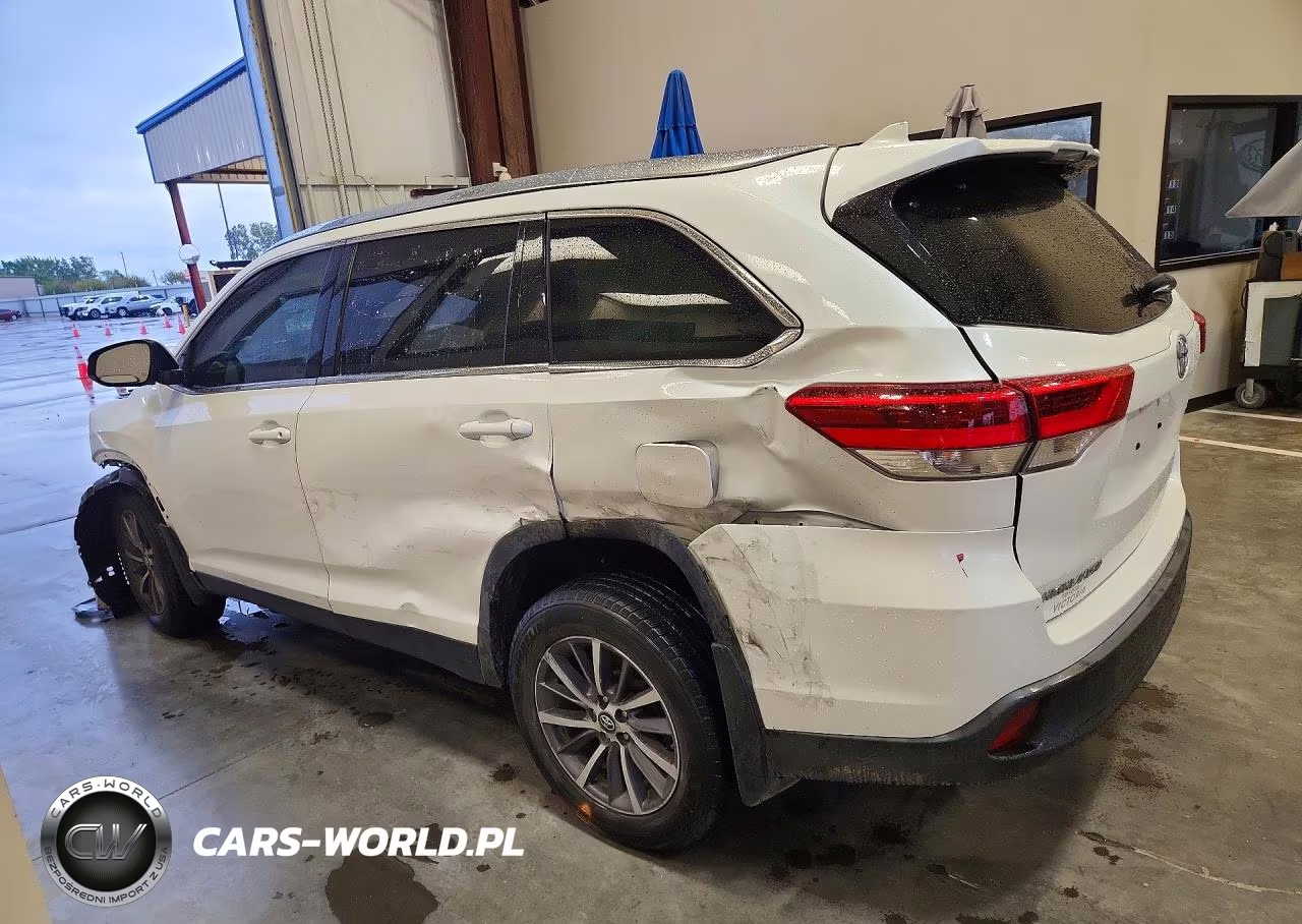 2019 Toyota Highlander Xle VIN:5TDKZRFH1KS333016 - 2