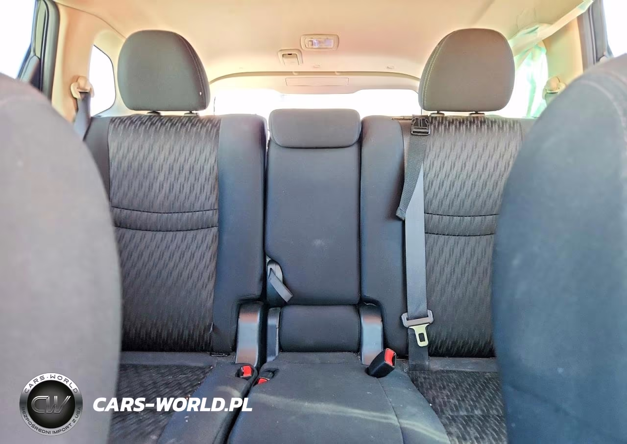 2019 Nissan Rogue S VIN:5N1AT2MT8KC812879 - 10