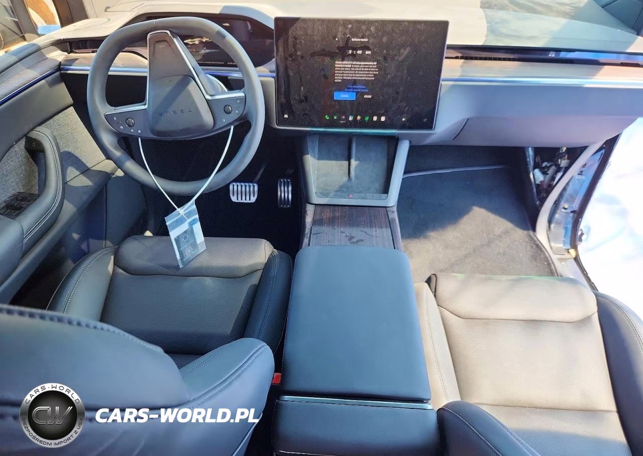 2026 Tesla Model X VIN:7SAXCDE52TF478155 - 8