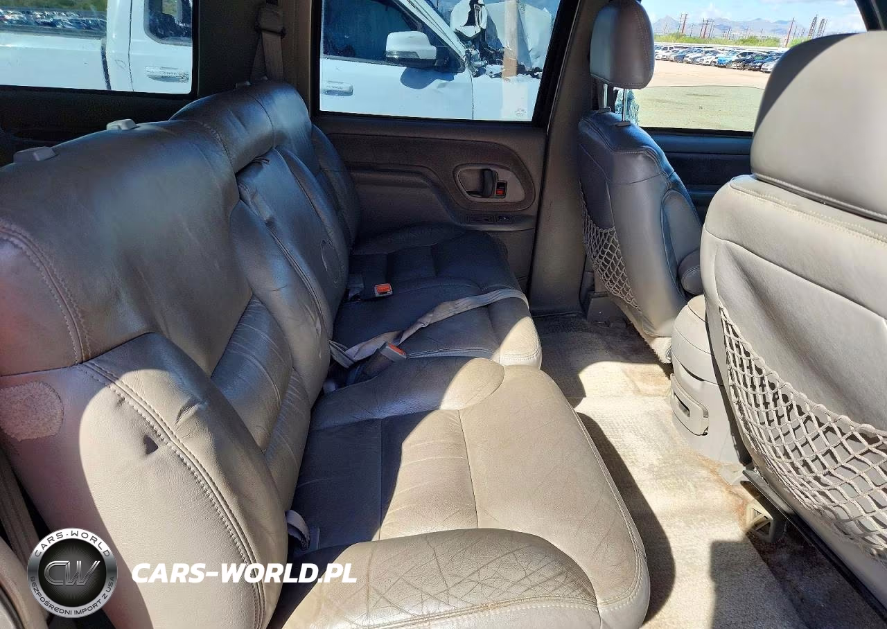 1999 Chevrolet Suburban K1500 VIN:1GNFK16R9XJ574432 - 10
