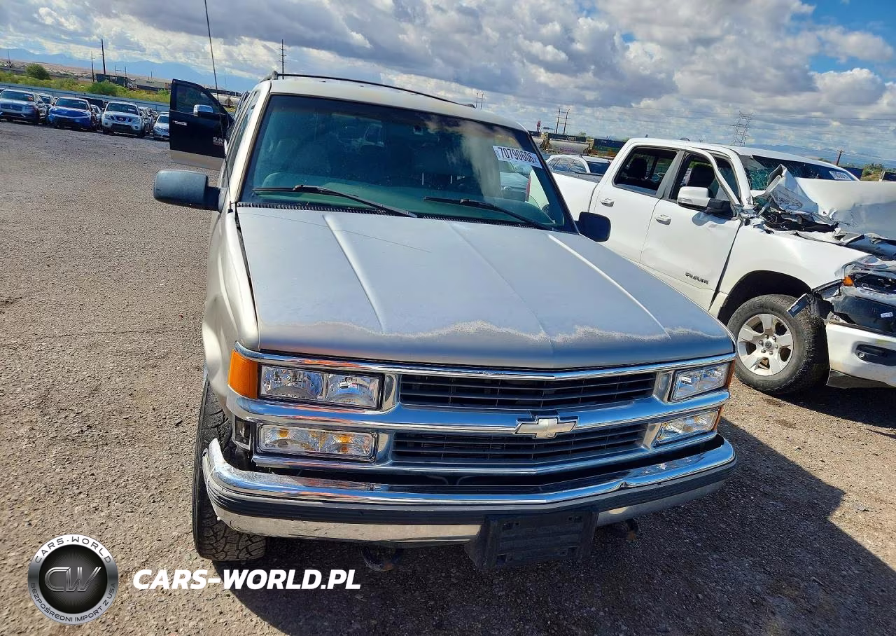 1999 Chevrolet Suburban K1500 VIN:1GNFK16R9XJ574432 - 5