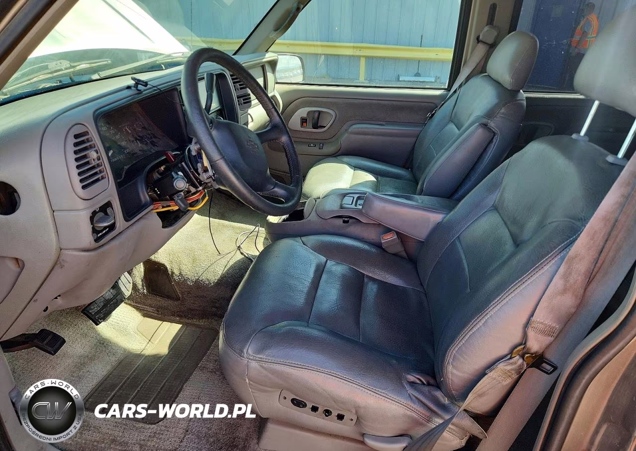 1999 Chevrolet Suburban K1500 VIN:1GNFK16R9XJ574432 - 7