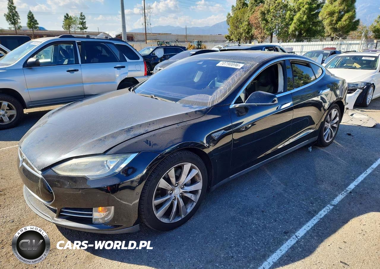 2015 Tesla Model S 85D VIN:5YJSA1H28FF082636 - 1